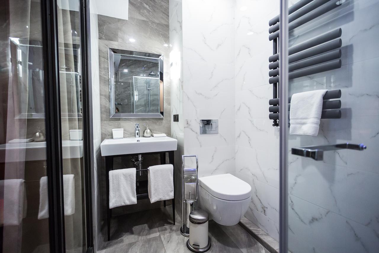 Apartamenty Chleb I Wino Gdaňsk Exteriér fotografie A bathroom in a hotel